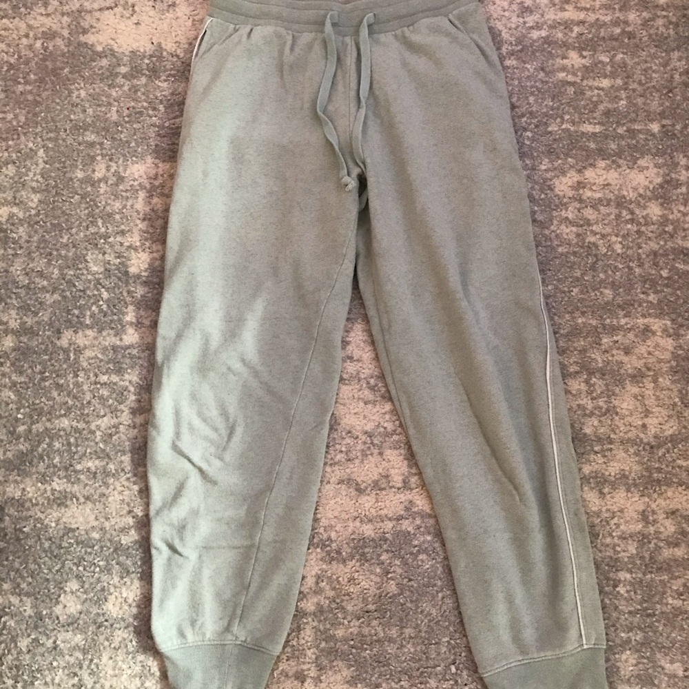 american eagle joggers